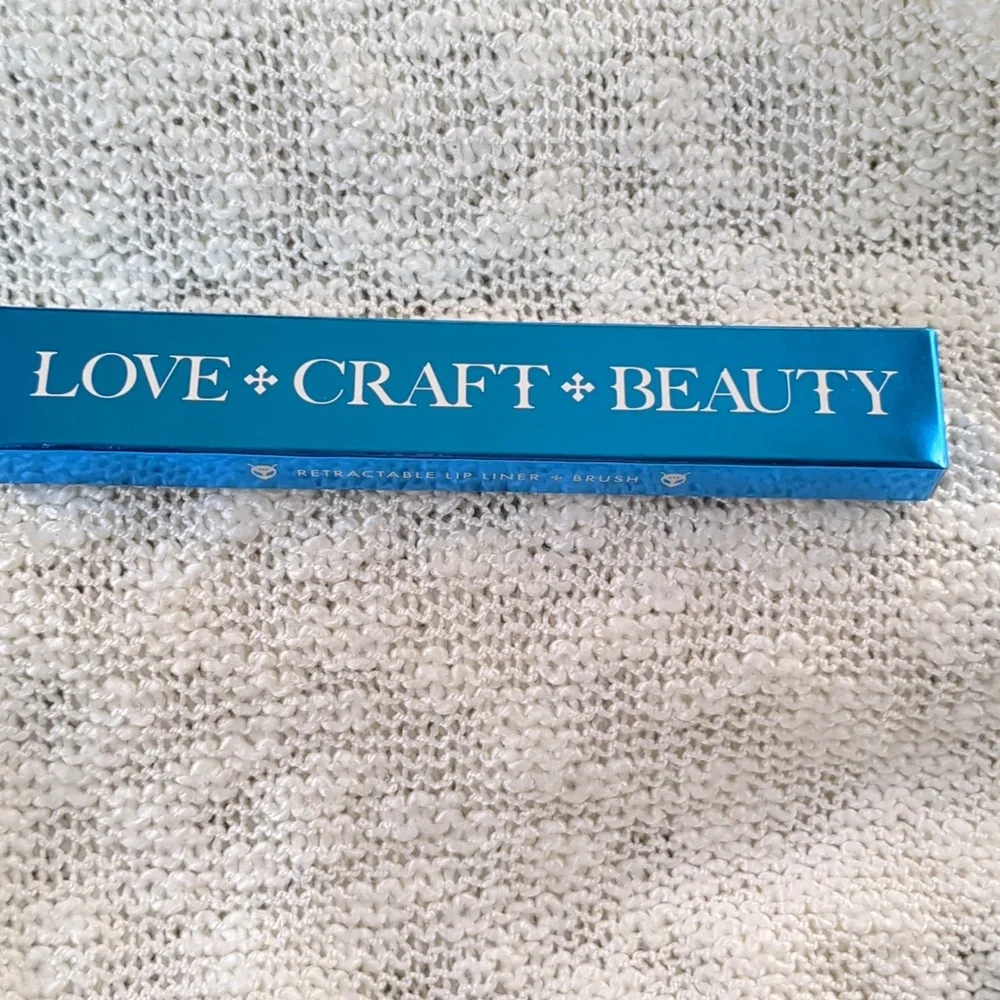 LOVE💠CRAFT💠BEAUTY Retractable Lip Liner + Brush in Space Bae, 0.23g/0.0